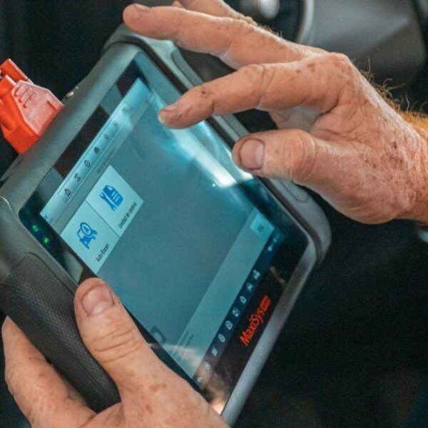 فحص-كمبيوتر-السياره.jpg الخبر_الدمام